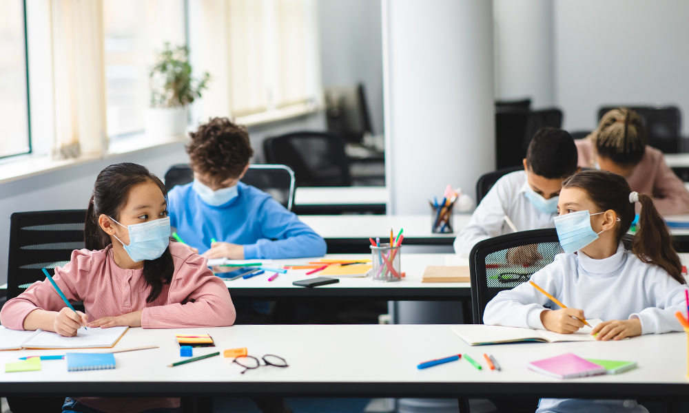 コロナ禍でも勉強を頑張る子供