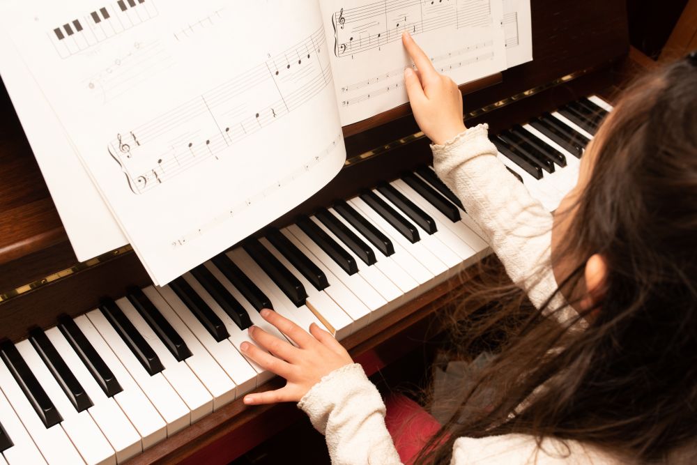 脳の発達に効果的な習い事はピアノ