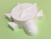 このカメ、実は3Dプリンタで作ったものなんです