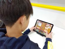 速読という講座があり、プログラミング学習の土台となる速読解力のトレーニングができます