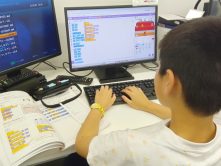 子どもたちの“好き”が作品になる！プログラミングで電車ゲーム制作に挑戦