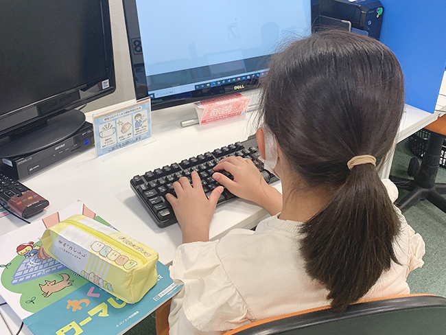 小学生の夏休みはタイピング習得の絶好チャンス！独学よりプロから基礎を学ぶべき理由と通い方
